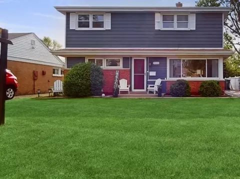 8312 N Wisner St, Niles, IL 60714