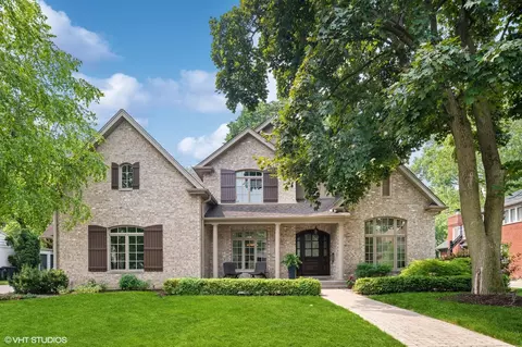2315 Dewes St, Glenview, IL 60025
