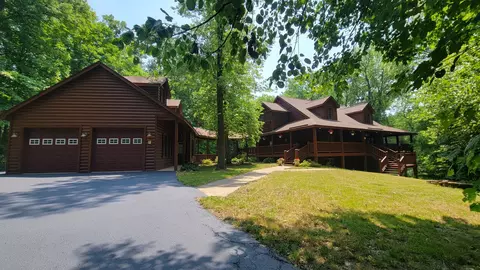 2301 Anne Ln, Crete, IL 60417