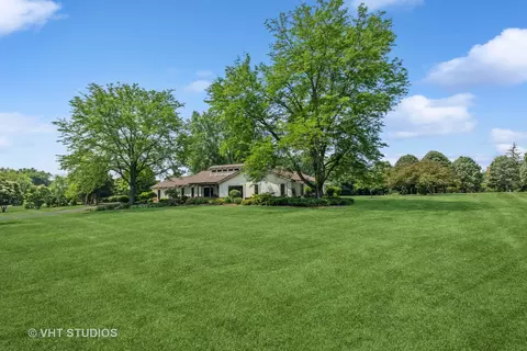 5 N600 Robin Ln, Wayne, IL 60184 photo 4