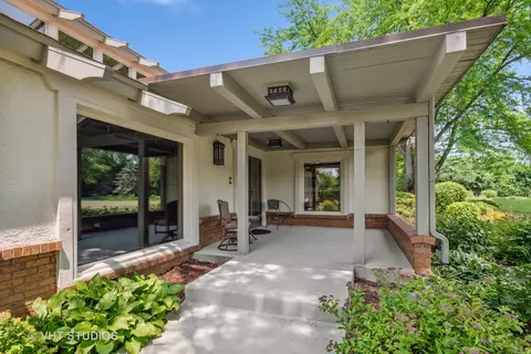 5 N600 Robin Ln, Wayne, IL 60184 photo 3