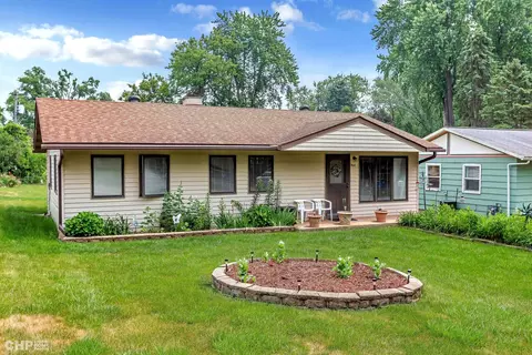 7408 Birch St, Crystal Lake, IL 60014