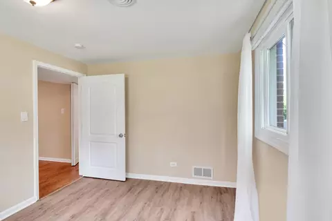 1630 Ashley Rd, Hoffman Estates, IL 60169 photo 15