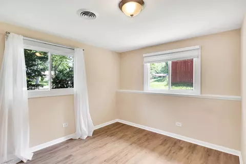 1630 Ashley Rd, Hoffman Estates, IL 60169 photo 14