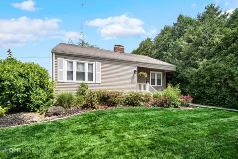 406 W 4th St, Momence, IL 60954