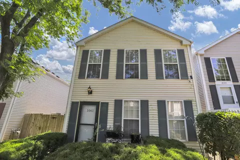 1061 Symphony Dr, Aurora, IL 60504 photo 2