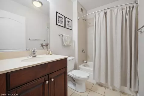 420 E Waterside Dr #1201, Chicago, IL 60601 photo 12