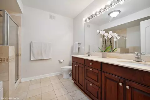 420 E Waterside Dr #1201, Chicago, IL 60601 photo 10