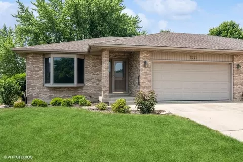 1371 Cannonball Trl, Yorkville, IL 60560