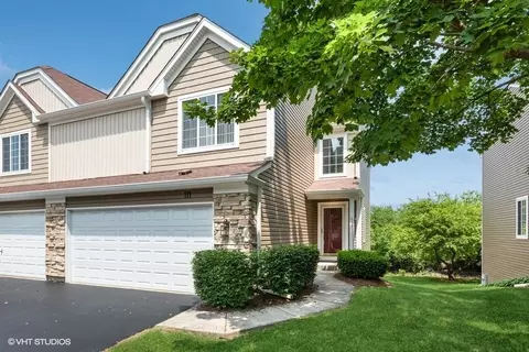 111 Locksley Dr, Streamwood, IL 60107