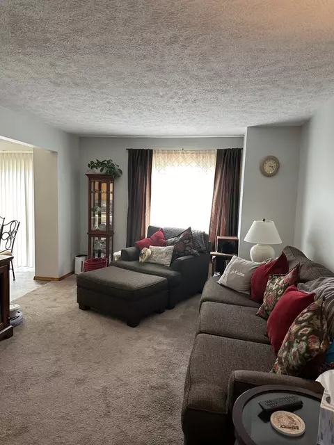 1711 King Dr #G, Normal, IL 61761 photo 2
