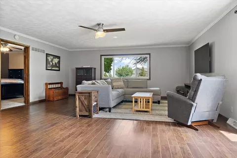 414 S Eastern Ave, Minier, IL 61759 photo 6