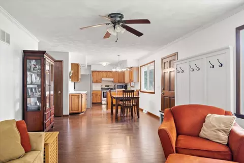 414 S Eastern Ave, Minier, IL 61759 photo 15