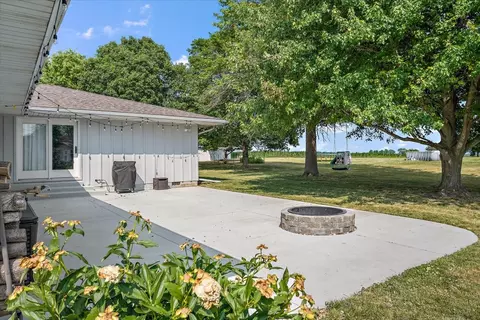 414 S Eastern Ave, Minier, IL 61759 photo 17