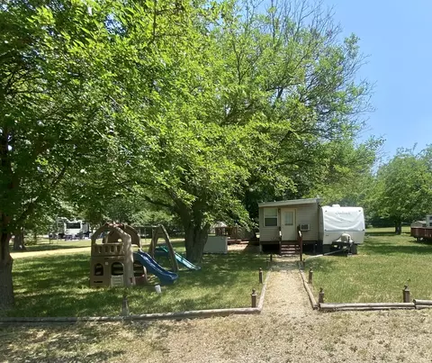 29129 Woodhaven, Sublette, IL 61367