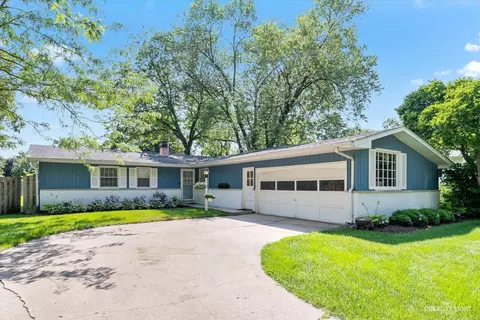 73 E Benton St, Oswego, IL 60543