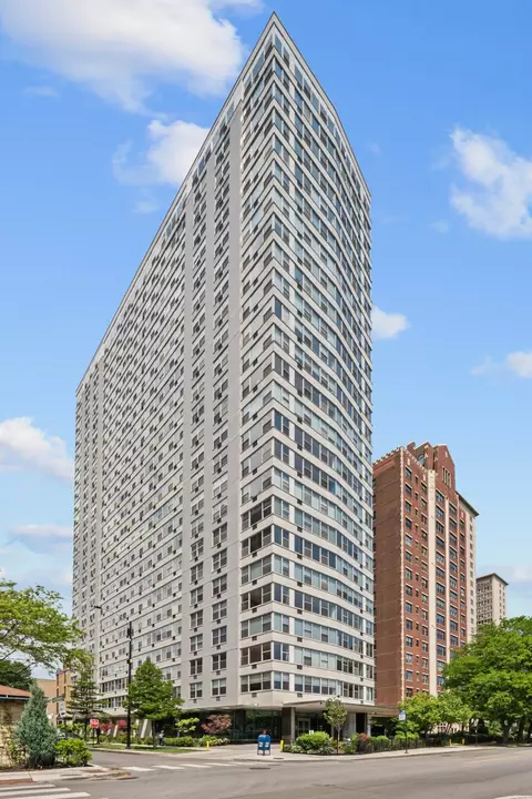 3900 N Lake Shore Dr #22C, Chicago, IL 60613