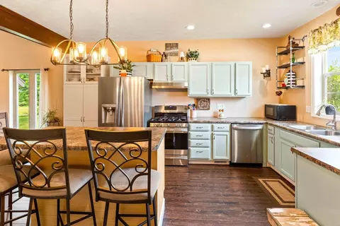 107 Labrador Ln, Downs, IL 61736 photo 8