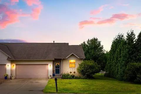 107 Labrador Ln, Downs, IL 61736