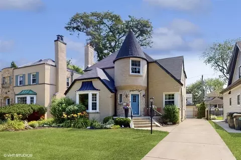 115 Berry Pkwy, Park Ridge, IL 60068