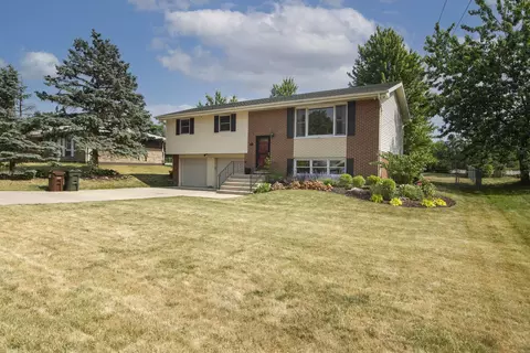 108 Kimber Dr, New Lenox, IL 60451
