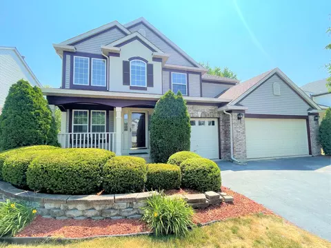 2132 Skylane Dr, Naperville, IL 60564