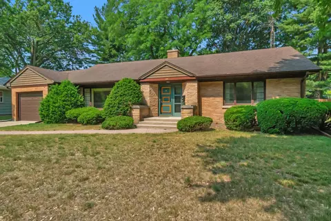 135 S Buell Ave, Aurora, IL 60506