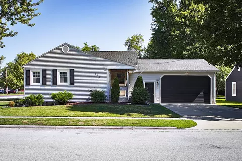104 E 14th St, Gibson City, IL 60936