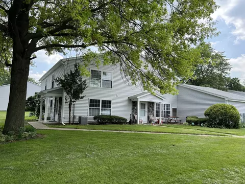 1380 N Glen Cir #B, Aurora, IL 60506