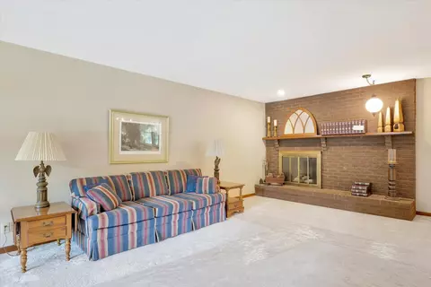 2309 Brookshire W Dr, Champaign, IL 61821 photo 9