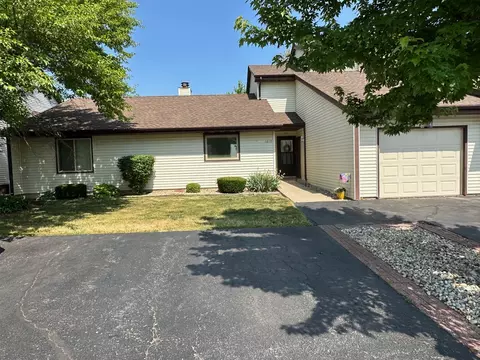 1610 Gingercreek Ct #1610, Sycamore, IL 60178