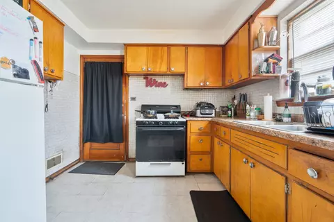 7349 W Archer Ave, Summit, IL 60501 photo 4