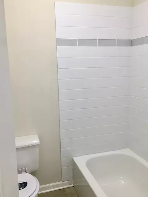 Undisclosed, Bartlett, IL 60103 photo 15