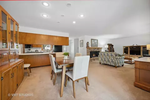 39 W425 Capulet Cir, Elgin, IL 60124 photo 8