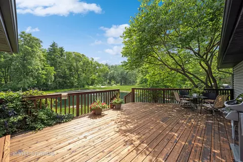 39 W425 Capulet Cir, Elgin, IL 60124 photo 23
