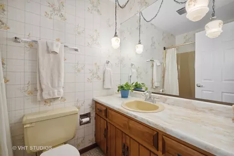 39 W425 Capulet Cir, Elgin, IL 60124 photo 19