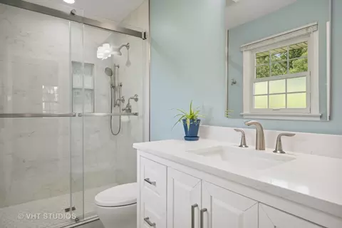 39 W425 Capulet Cir, Elgin, IL 60124 photo 17