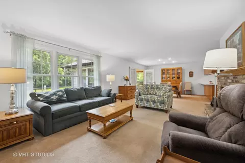 39 W425 Capulet Cir, Elgin, IL 60124 photo 6
