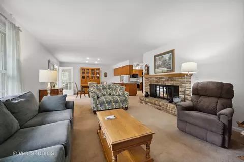 39 W425 Capulet Cir, Elgin, IL 60124 photo 7