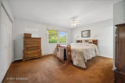 39 W425 Capulet Cir, Elgin, IL 60124 photo 16