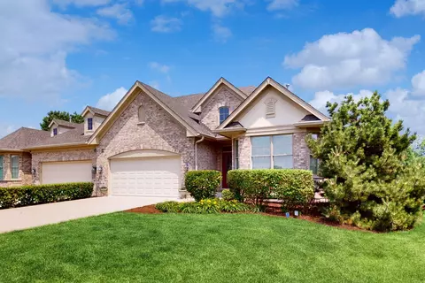 668 Woodglen Ct, Lemont, IL 60439