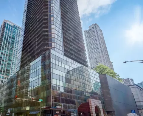 10 E Ontario St #1601, Chicago, IL 60611