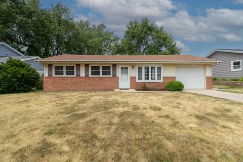1812 Jacobssen Dr, Normal, IL 61761