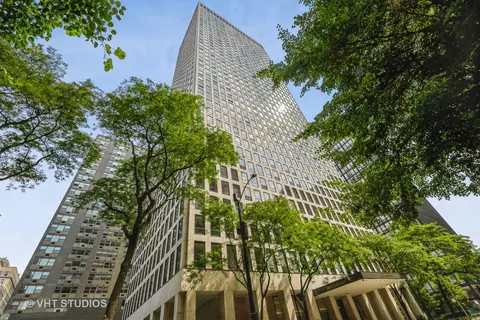 260 E Chestnut St #306, Chicago, IL 60611