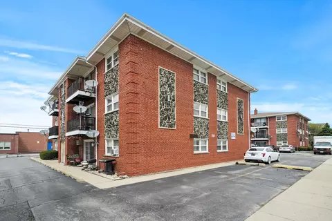 8310 W 47th St #5, Lyons, IL 60534