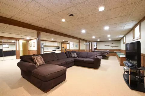 1728 Maple Ln, Wheaton, IL 60187 photo 32