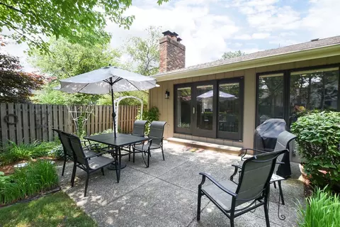 1728 Maple Ln, Wheaton, IL 60187 photo 42