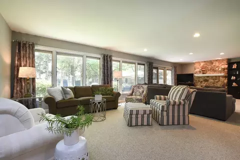 1728 Maple Ln, Wheaton, IL 60187 photo 10