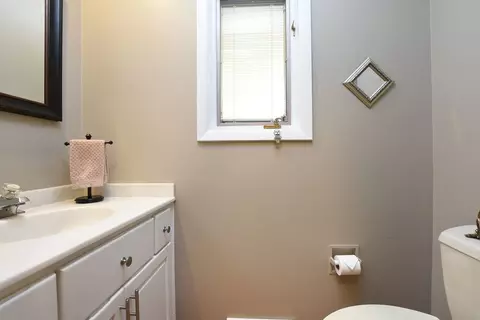 1728 Maple Ln, Wheaton, IL 60187 photo 20