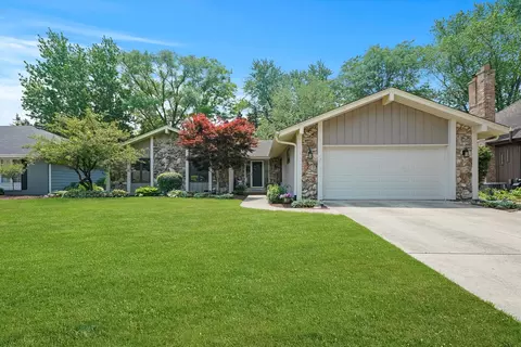 1728 Maple Ln, Wheaton, IL 60187